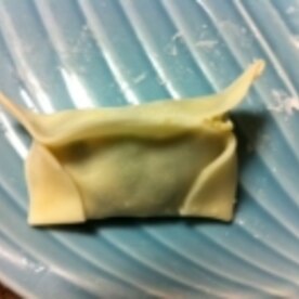 お弁当にすっきり入る餃子の包み方 大葉の餃子 レシピ 作り方 By ニッコニコおっくん 楽天レシピ お弁当にすっきり入る餃子の包み方 大葉の餃子 レシピ 作り方 By ニッコニコおっくん 楽天レシピ